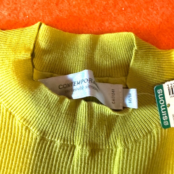 Minimalist chartreuse ribbed elbow-length sleeve high neck sweater NWT - Picture 5 of 9